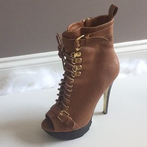 Light Brown Boots with Gold Studs